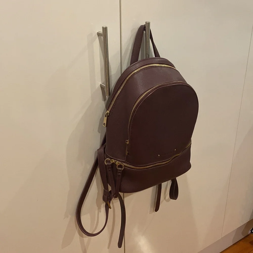 Forever New back pack - Picture 2 of 7